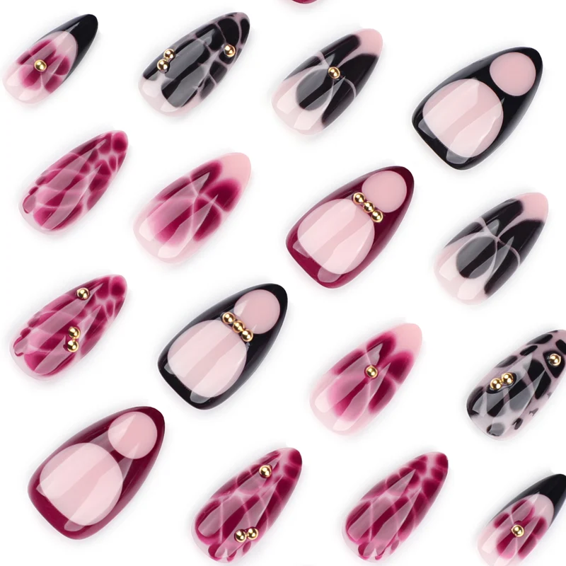 Kunstvolle Nagelkunst mit elegantem Schmuckdesign Karnz