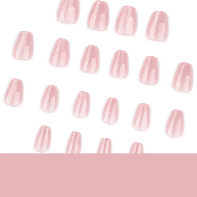 Kunstvolle Nagelkunst mit elegantem Schimmer Effekt Karnz