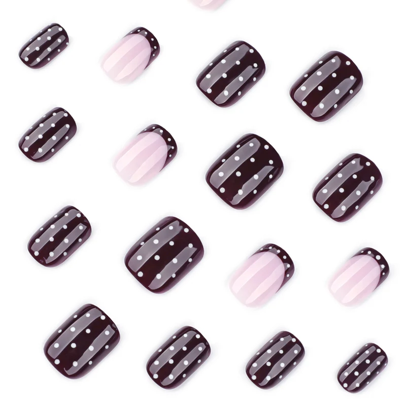 Kunstvolle Nagelkunst mit elegantem Polka-Dot Design Karnz