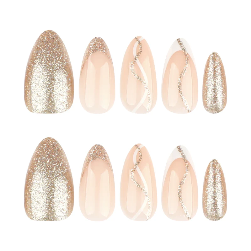 Kunstvolle Nagelkunst mit elegantem Gold-Design Karnz