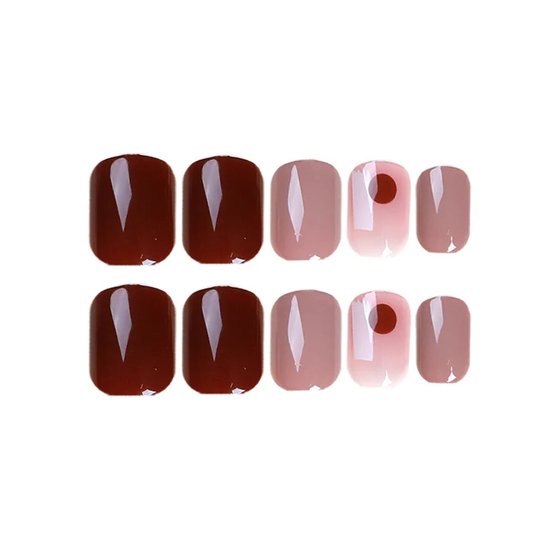 Kunstvolle Nagelkunst mit einzigartigen Design-Elementen Karnz