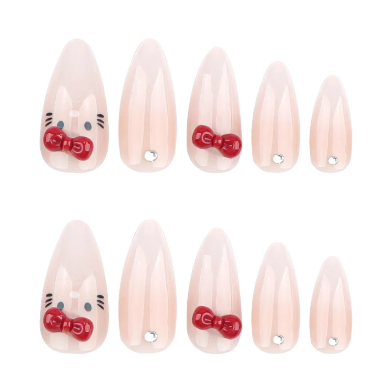 Kunstvolle Nagelkunst mit charmanten Katzenmotiven Karnz