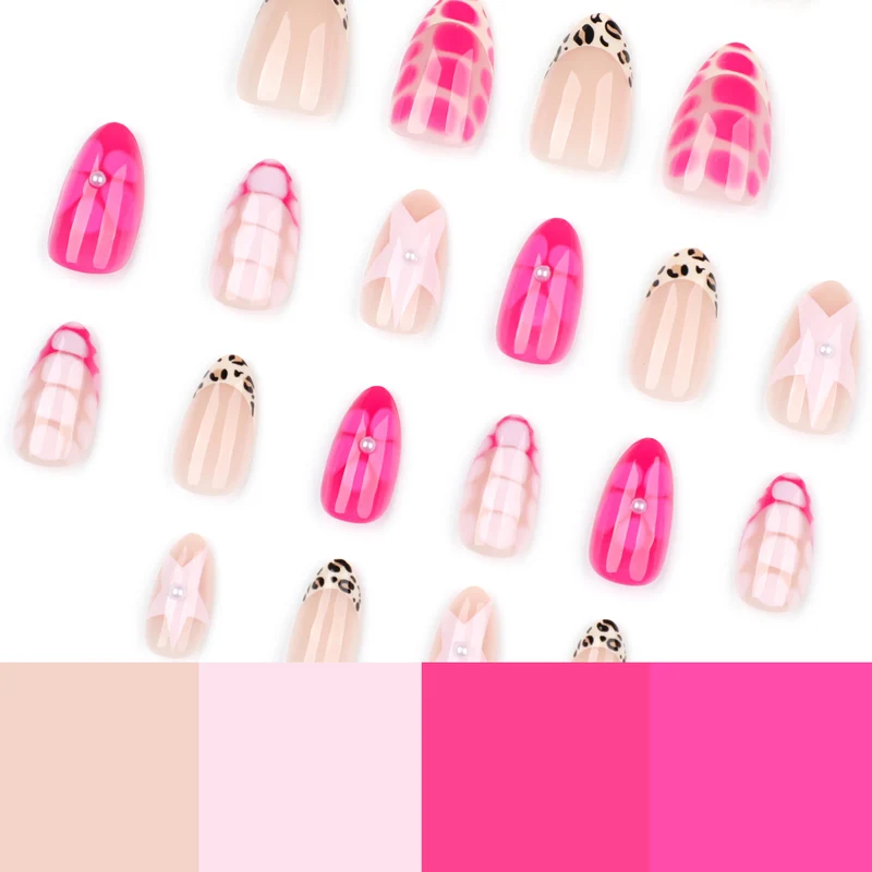 Kunstvolle Nagelkunst mit buntem Design und Glitzerakzenten Karnz