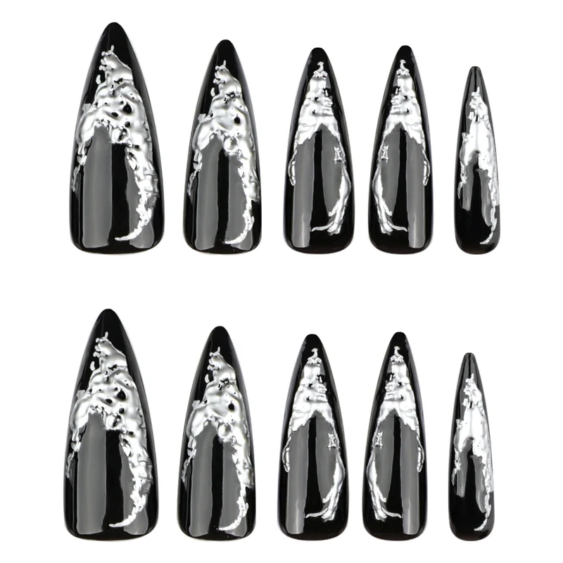 Kunstvolle Stiletto-Nägel mit modernem Metall-Effekt Karnz