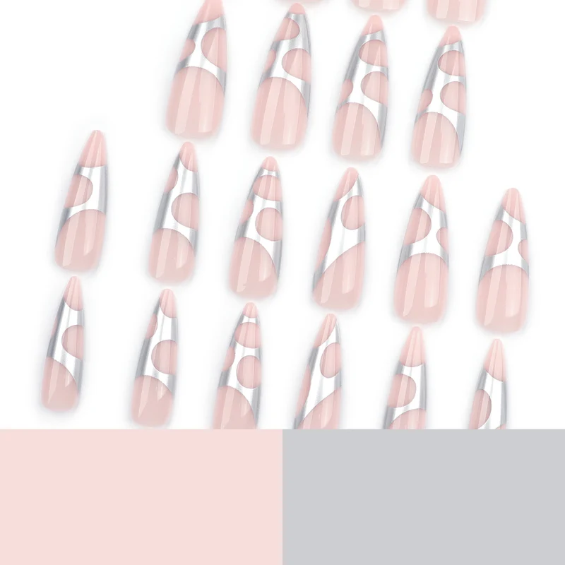 Kunstvolle Stiletto-Nägel mit modernem Design Karnz