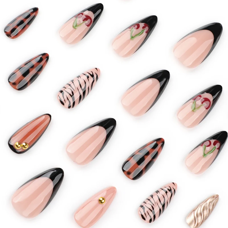Kunstvolle Stiletto-Nägel mit kreativen Mustern Karnz