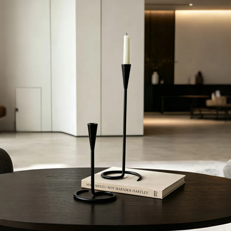 Moderne skulpturale Stehlampe
