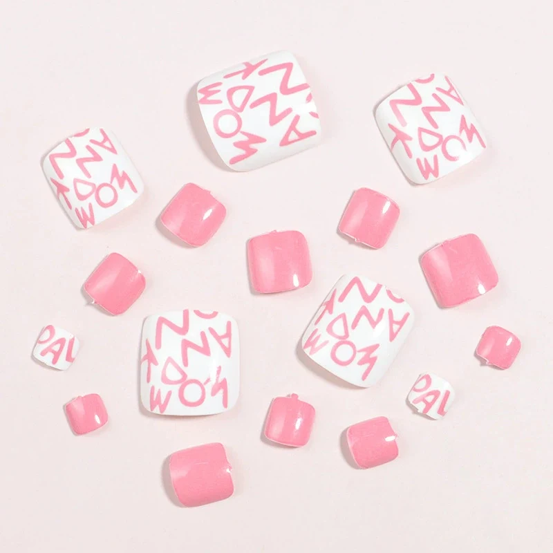 Kreatives thematisches Press-On Nagelset Karnz