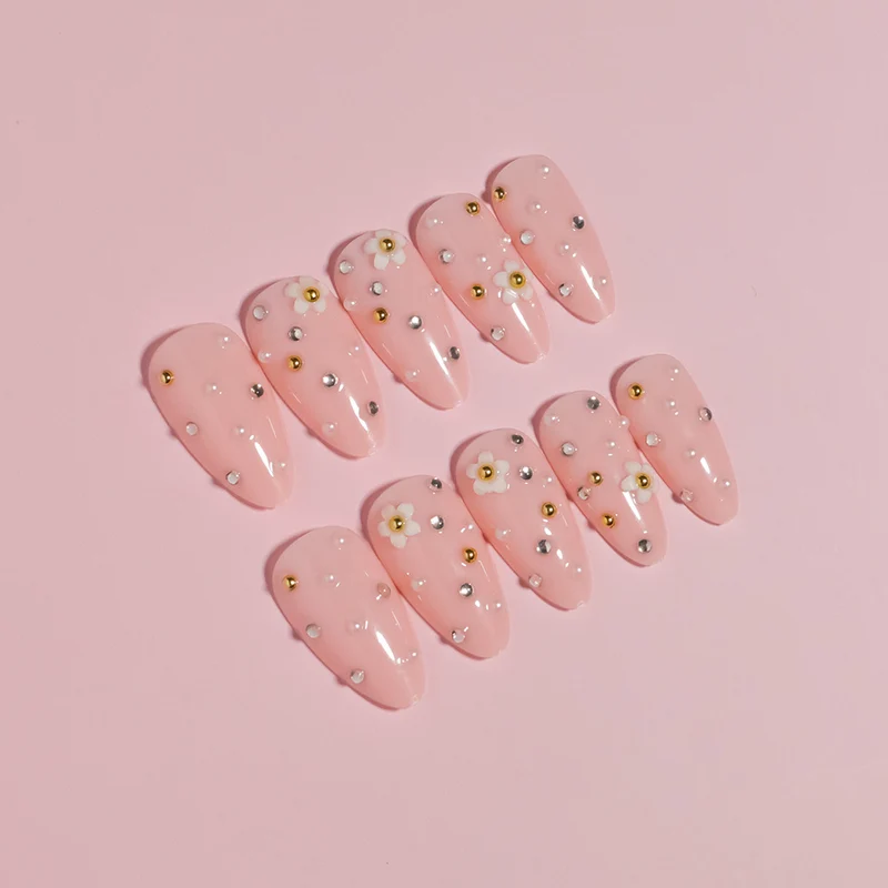 Kreatives DIY Press-On Nagelset Karnz