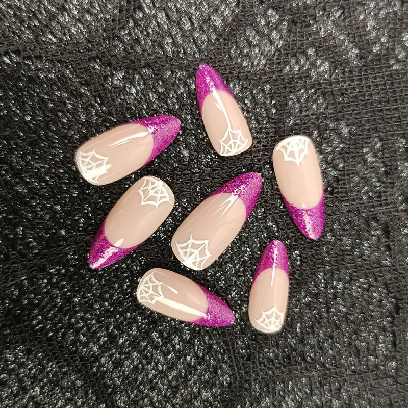 Künstlerisches Spiderweb Press-On Nagelset Karnz