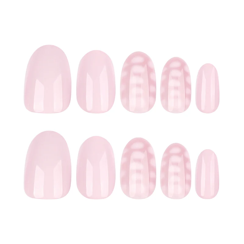 Kunstvolle Nailart mit eleganten Linien und zartem Design Karnz