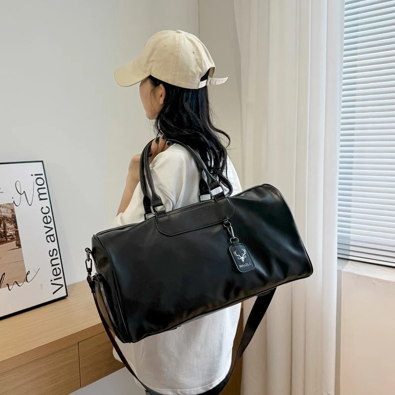 Geräumige Reisetasche mit hochwertigem wasserdichtem Material Karnz