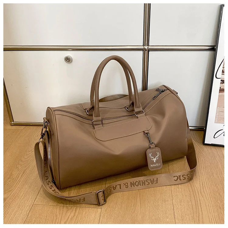 Geräumige Reisetasche mit hochwertigem wasserdichtem Material Karnz