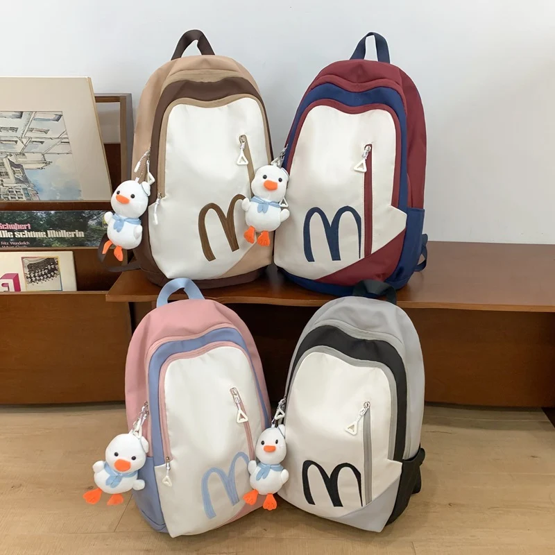 Verspielter Charakter Rucksack Karnz