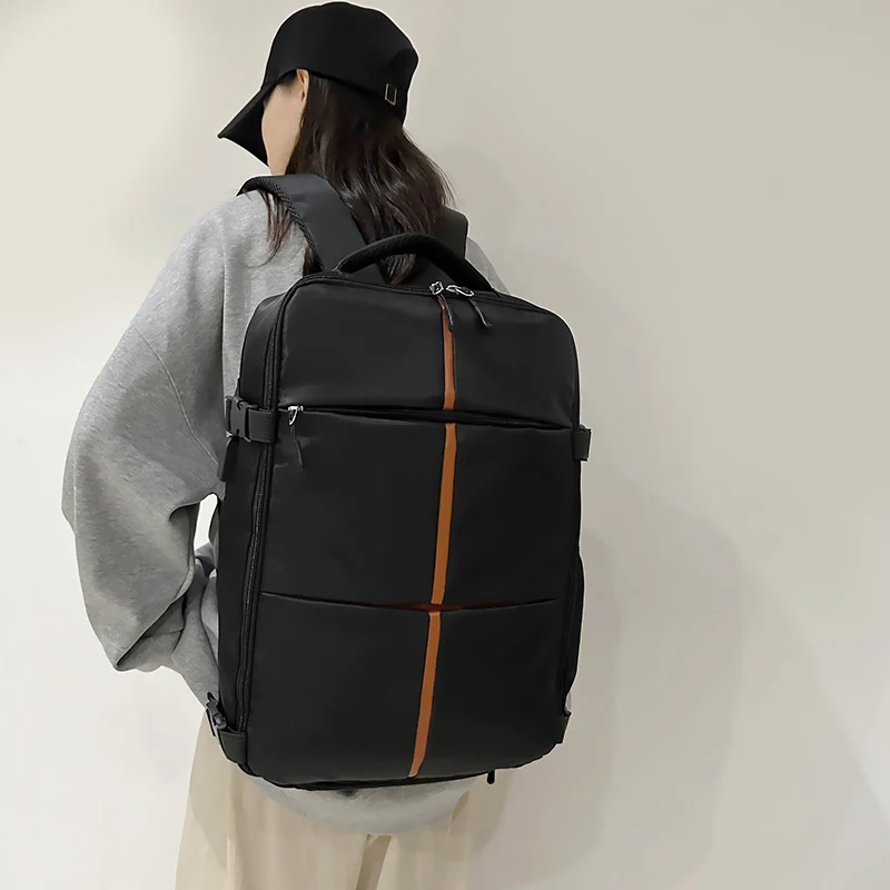 Minimalist Multi-Compartment Rucksack Karnz