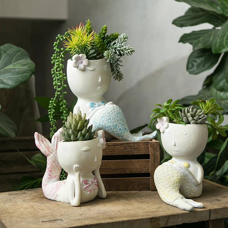 Künstlerische Blumengefäße Karnz