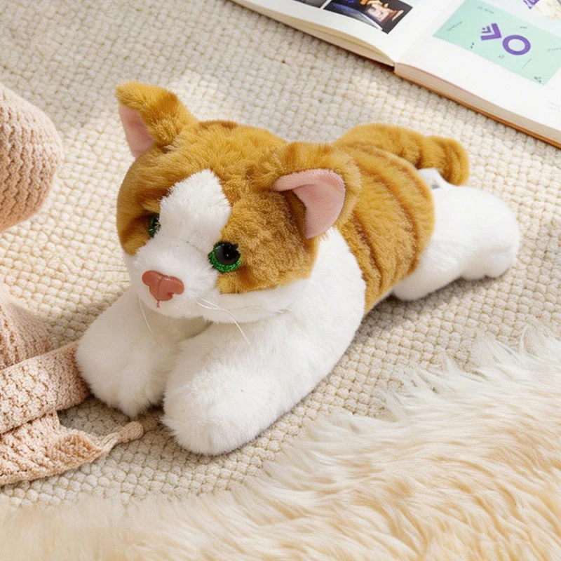 Lebensechter dehnbarer Katzenplüsch Boden Kuschelkissen Karnz