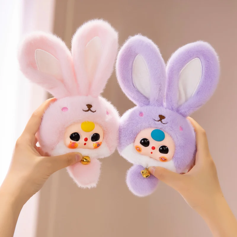 Bunny Plüsch Taschenanhänger mit Glocke und sammelbarem Harzgesicht Karnz