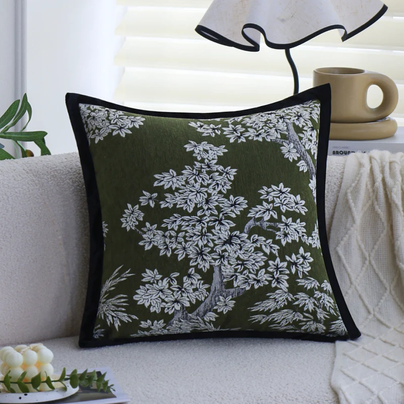 Quadratischer Zierkissenbezug mit besticktem Blumen-Jacquard und feiner Kedernaht Karnz