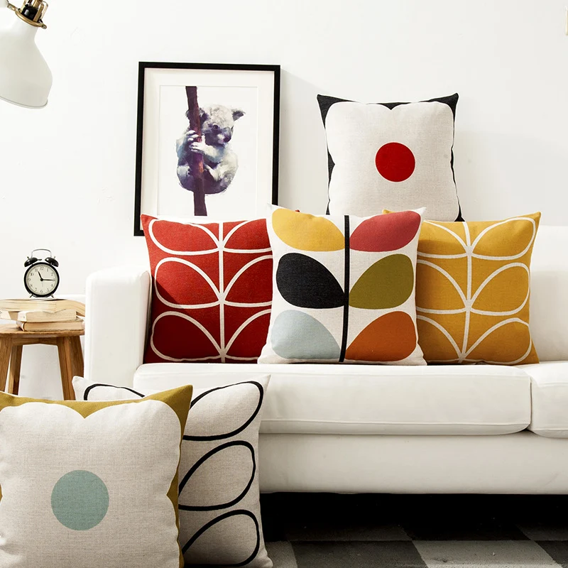 Quadratischer Zierkissenbezug im Retro-Scandi‑Stil mit zentralem Punktmotiv Karnz