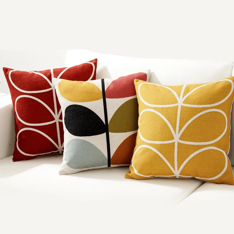 Quadratischer Zierkissenbezug im Retro-Scandi‑Stil mit zentralem Punktmotiv Karnz