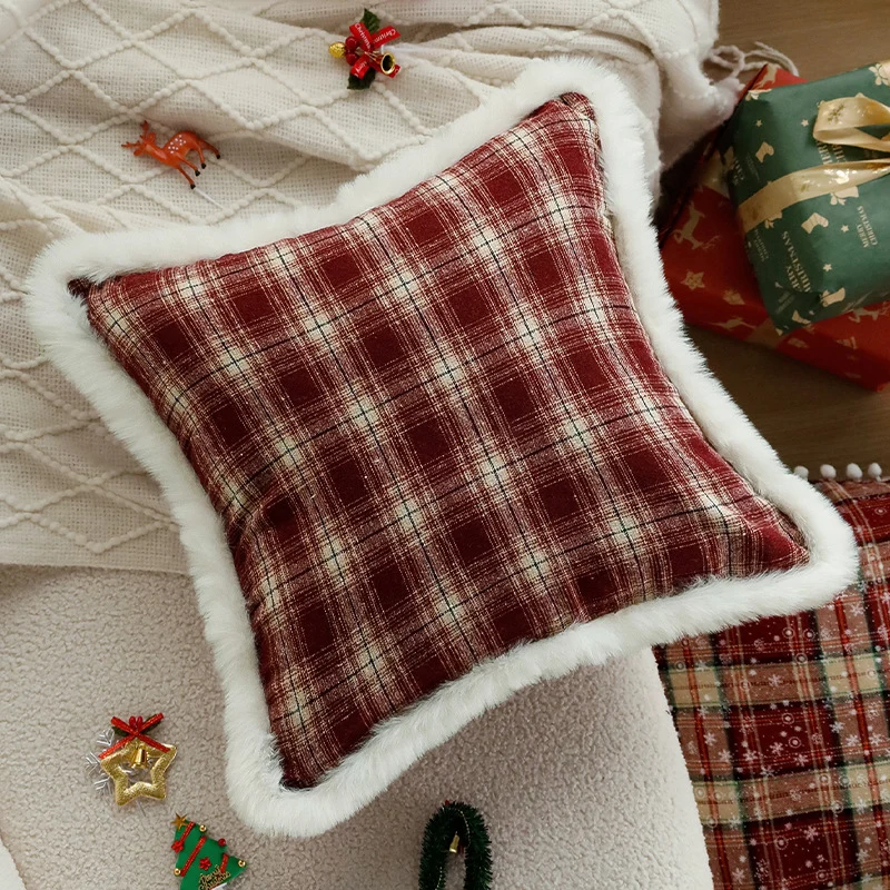 Quadratischer Sofa‑Zierkissenbezug im klassischen Tartan‑Design mit Teddybordüre Karnz