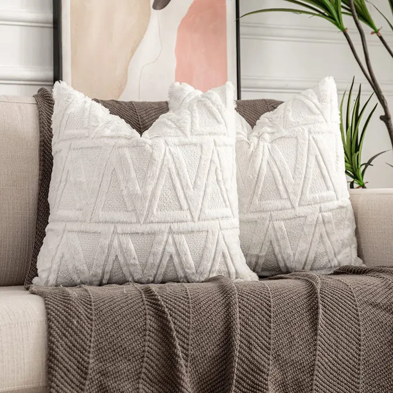 Quadratischer Kissenbezug mit geometrischem Chenille‑Tufting und weichem Baumwollmix Karnz