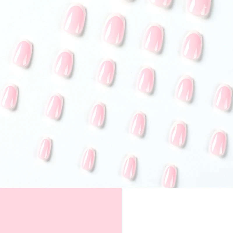 Elegante Nagelkunst mit französischen Spitzen Karnz