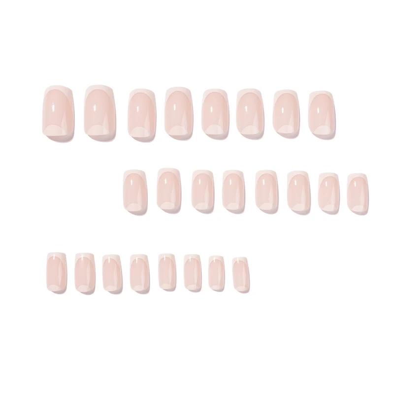 Elegante Nagelkunst mit durchscheinendem French-Tip Karnz
