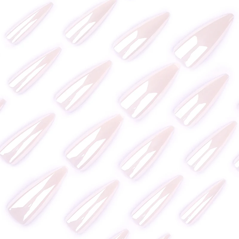 Elegante Stiletto-Nägel Karnz