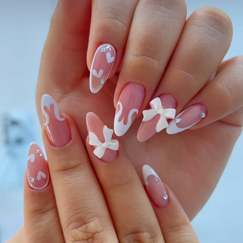 Herz-inspiriertes 3D-Nagelkunstdesign Karnz
