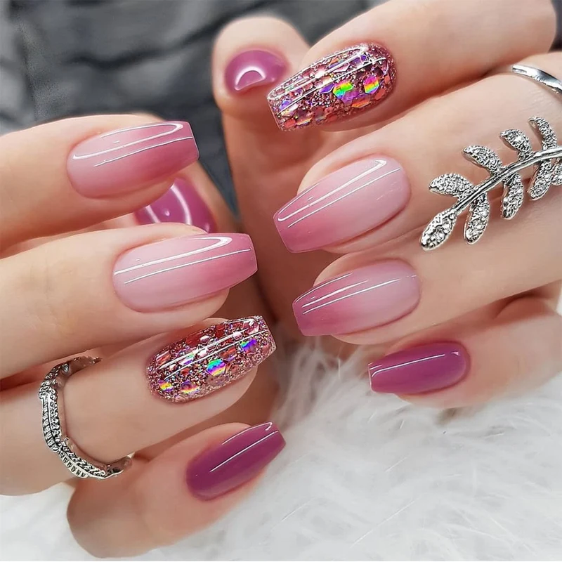 Nail Art mit Glitzer-Effekten Karnz