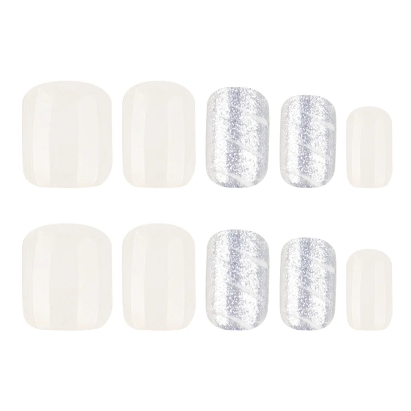 Kunstvolle und glitzernde Nageldesigns Karnz