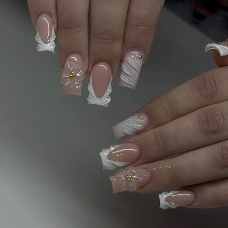 Elegante florale 3D-Acryl-Nagelkunst Karnz