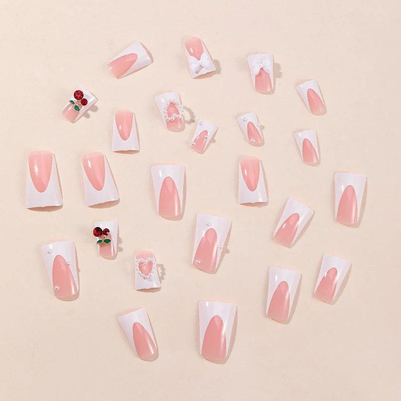 Elegante dekorative Nagelkunstverlängerungen Karnz