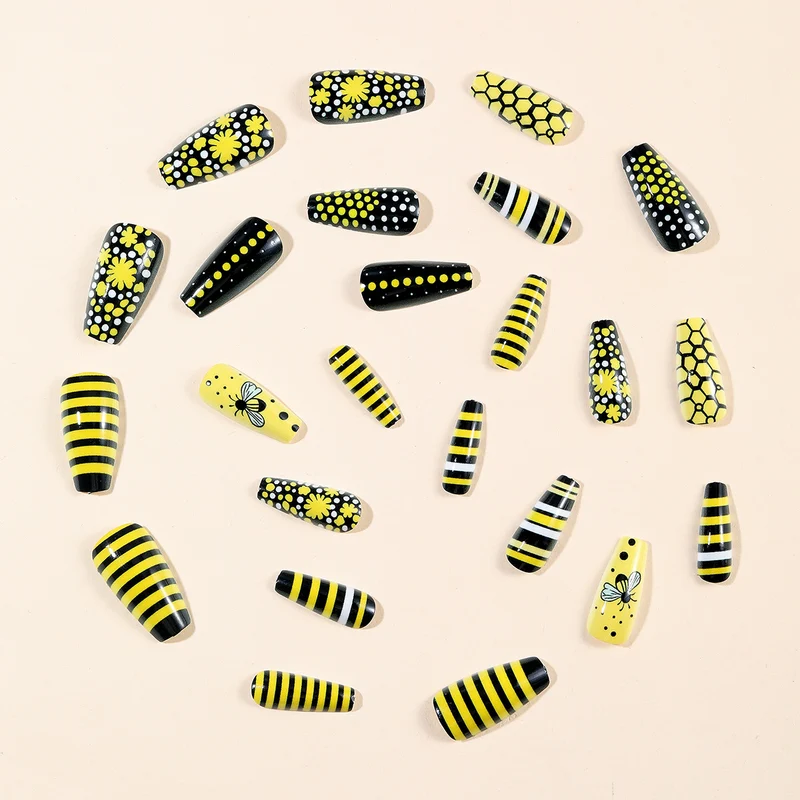 Bee-Inspired Acryl Nagelkunst Karnz