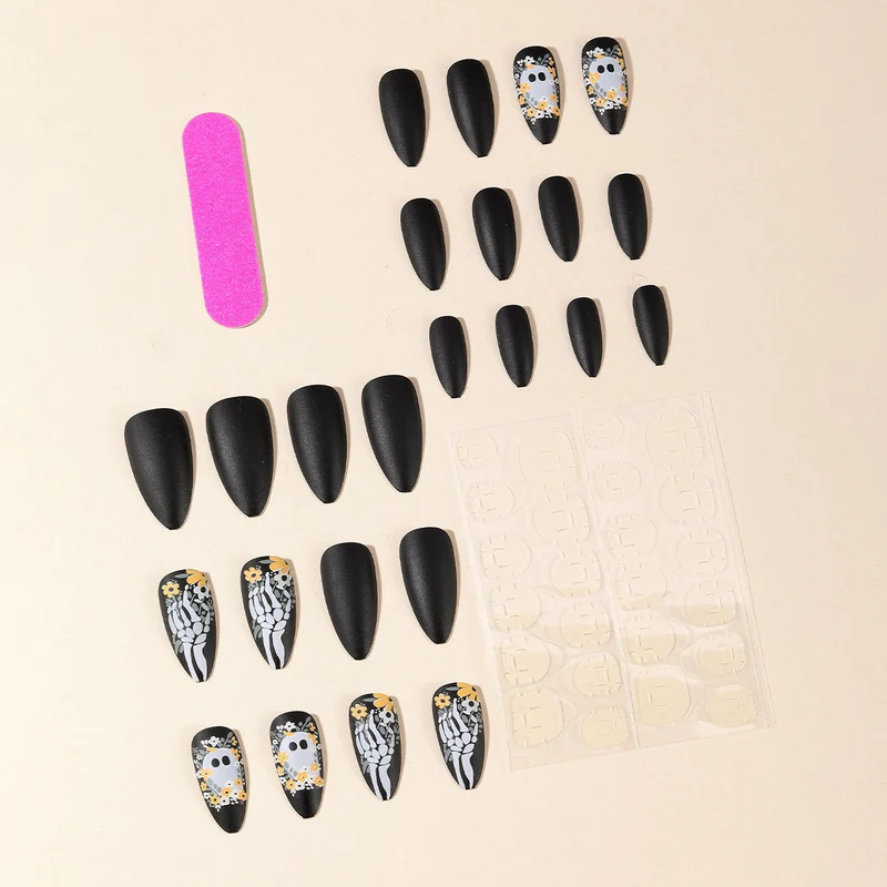 Künstlerisches Skelett-Themen-Nagelkunst Karnz