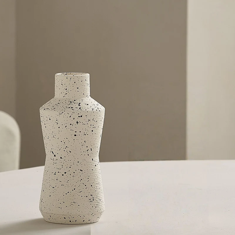 Elegante und Kunstvolle Keramikvase Karnz