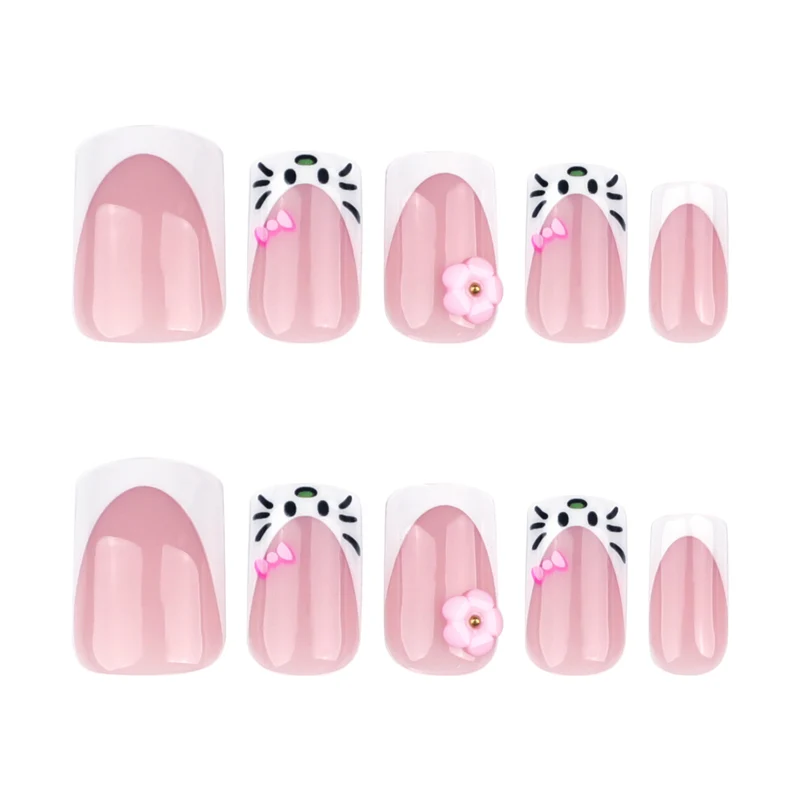 Kunstvolle Nagelkunst mit Blüten- und Detailverzierung Karnz