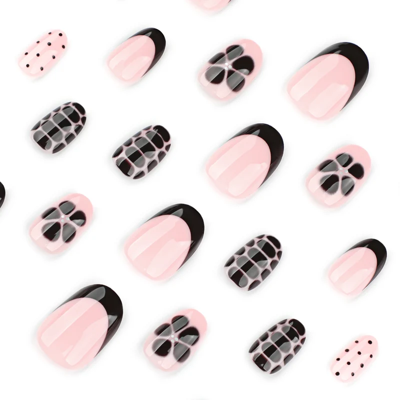 Kunstvolle Nagelkunst im kreativen Design Karnz