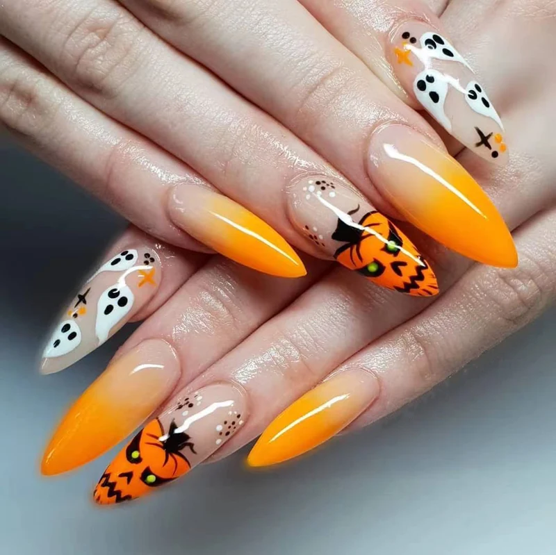 Kunstvolle Nagelkunst im Halloween-Design Karnz
