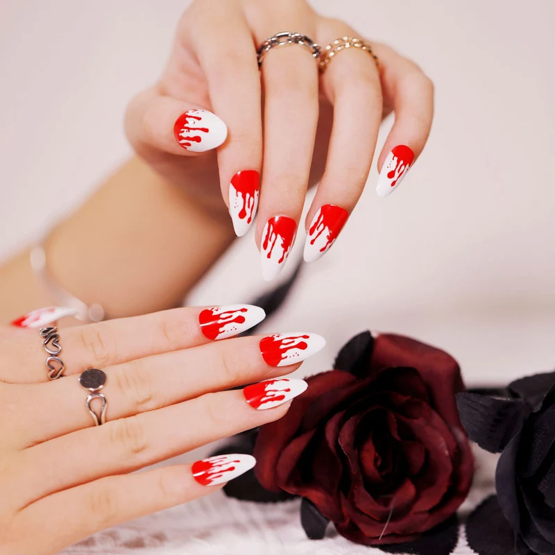 Kunstvolle Nagelkunst im Halloween-Design Karnz
