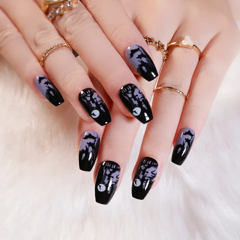 Kunstvolle Nagelkunst im Halloween-Design Karnz