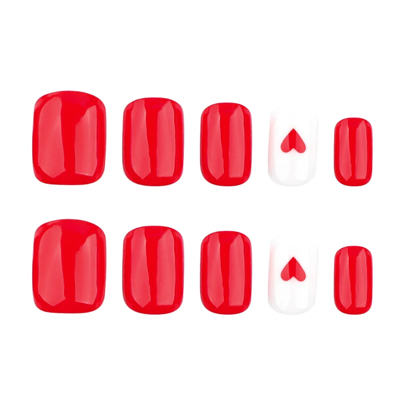Kunstvolle Nagelgestaltung mit Herz-Design Karnz