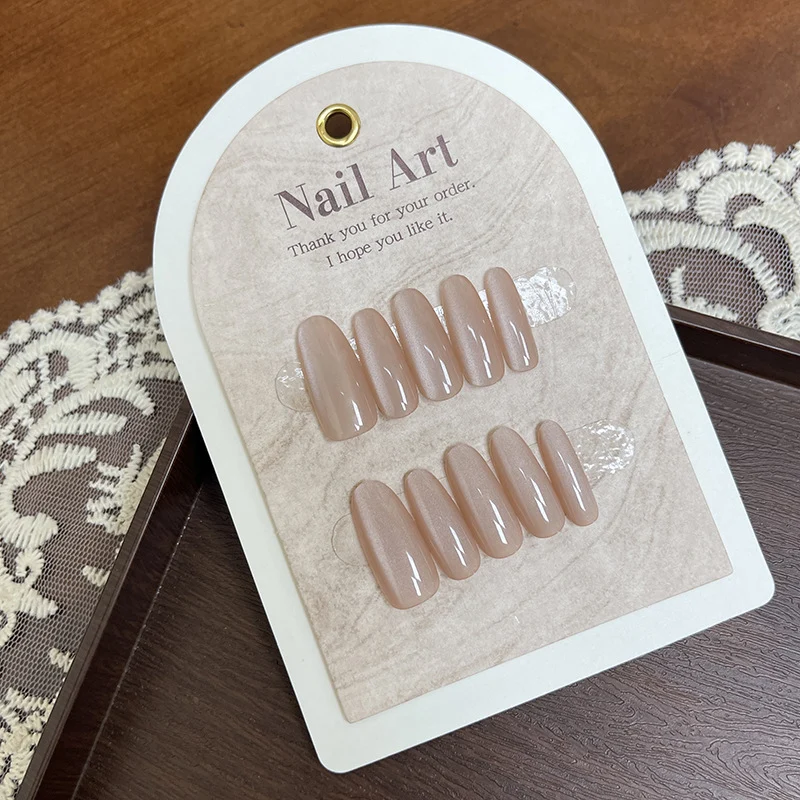 Elegante mandelförmige Press-On-Nagelspitzen Karnz