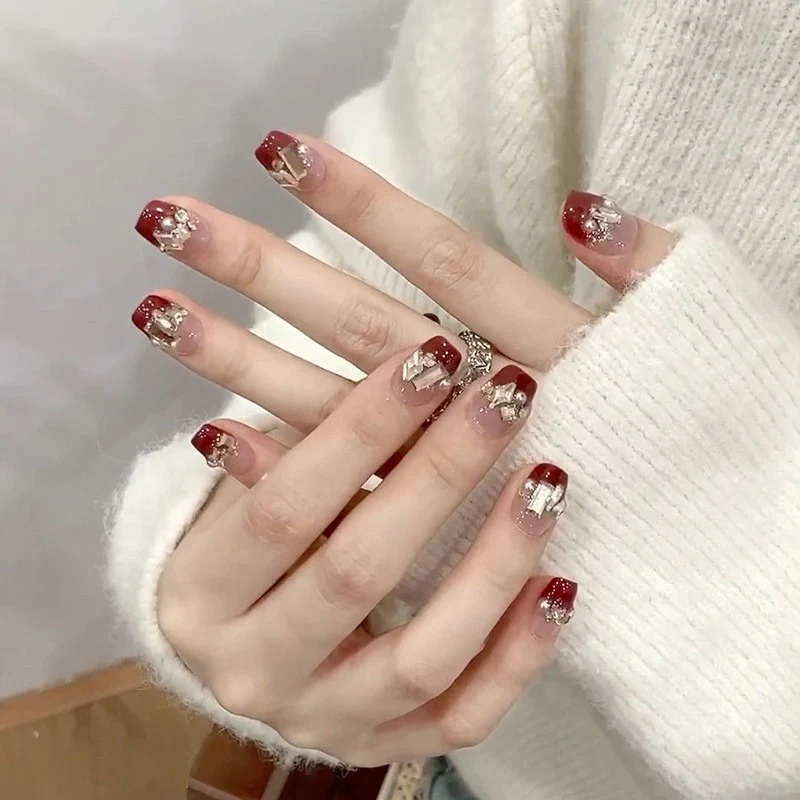 Glänzendes Schmetterlings-Nagelkunst-Set Karnz