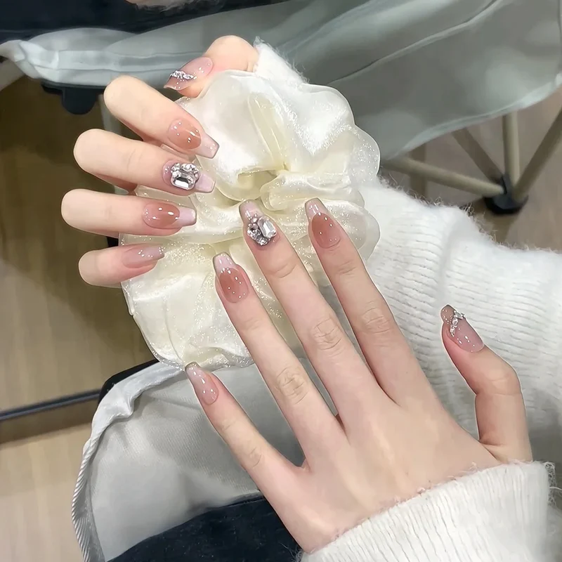 Premium Ombre Press-On Nail Set mit Strassakzenten Karnz