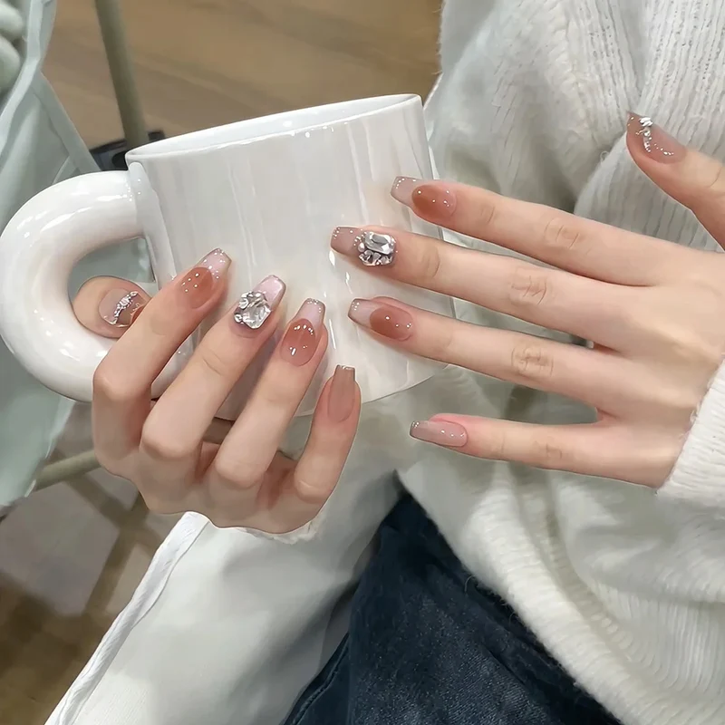 Premium Ombre Press-On Nail Set mit Strassakzenten Karnz
