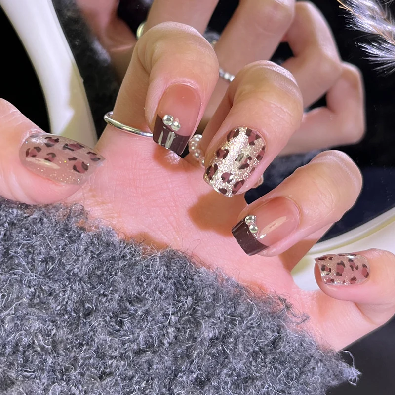 Premium Glänzendes Nail Art Set Karnz