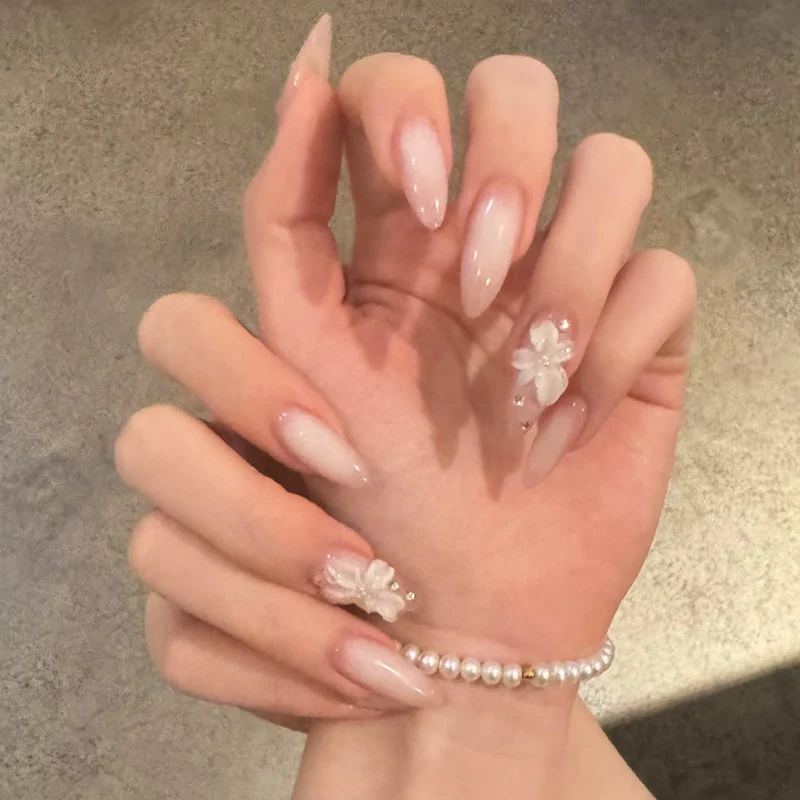 Premium Florale Verzierter Stiletto Nagelset Karnz